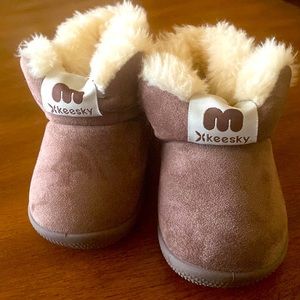 Sherpa Keesky baby girl boots Size 2 Excellent Condition